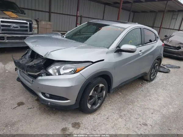 3CZRU6H58JG708101 2018 HONDA HR-V - Image 2