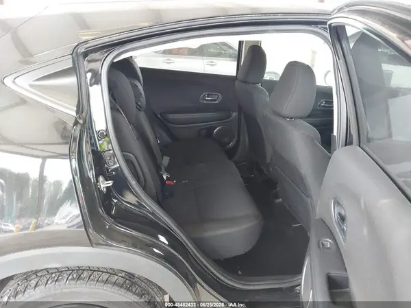 3CZRU6H58JG710642 2018 HONDA HR-V - Image 8