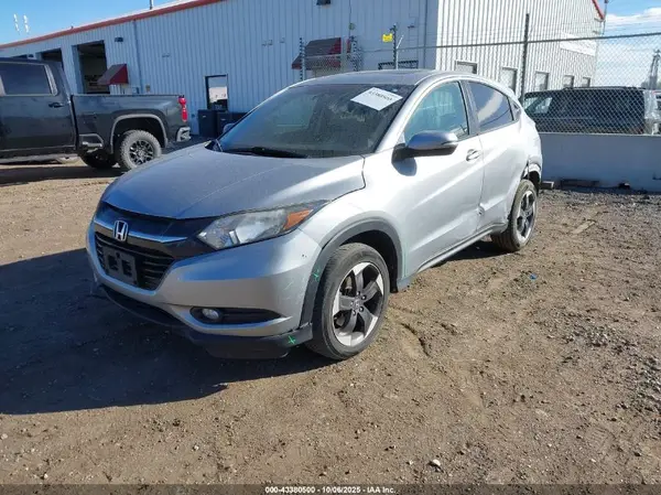 3CZRU6H58JG712889 2018 HONDA HR-V - Image 2