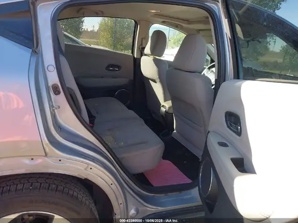 3CZRU6H58JG712889 2018 HONDA HR-V - Image 8