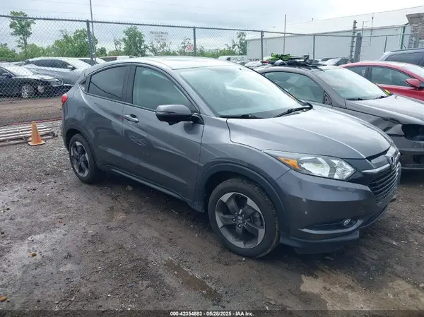 3CZRU6H58JG714111 2018 HONDA HR-V - Image 1