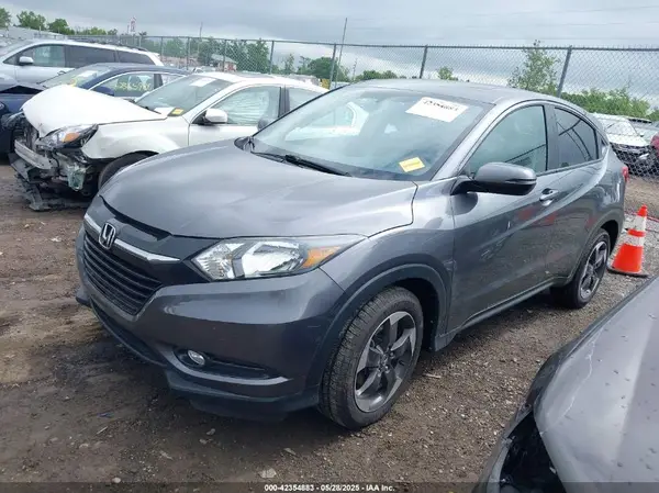 3CZRU6H58JG714111 2018 HONDA HR-V - Image 2