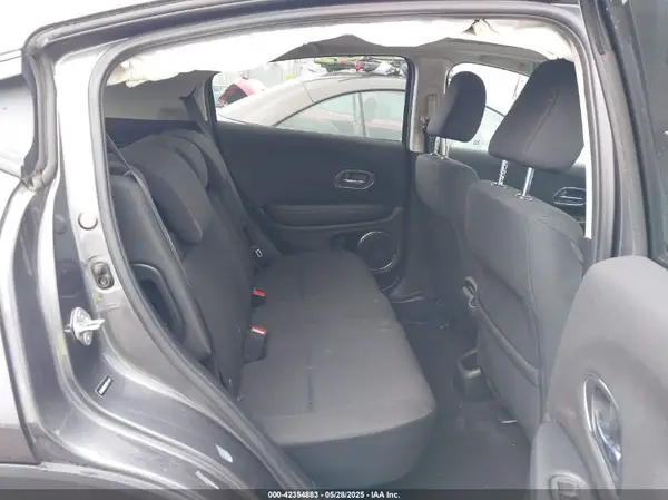 3CZRU6H58JG714111 2018 HONDA HR-V - Image 8