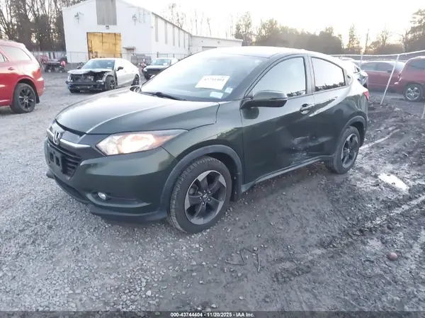 3CZRU6H58JG721575 2018 HONDA HR-V - Image 2