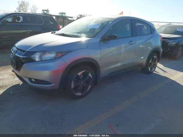3CZRU6H58JG725576 2018 HONDA HR-V - Image 2