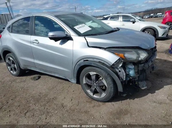 3CZRU6H58JG727845 2018 HONDA HR-V - Image 1