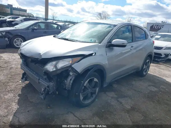 3CZRU6H58JG727845 2018 HONDA HR-V - Image 2