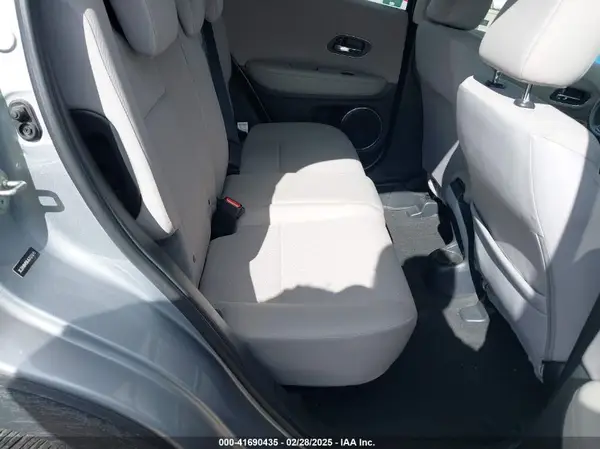 3CZRU6H58JG727845 2018 HONDA HR-V - Image 8