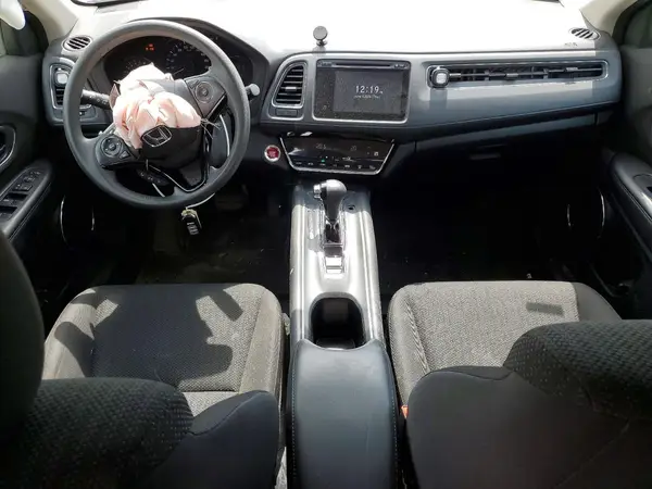 3CZRU6H58JM107675 2018 HONDA HR-V - Image 8