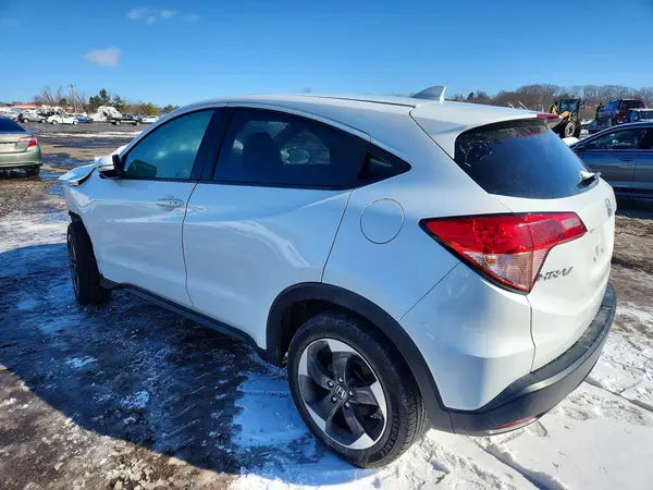 3CZRU6H58JM700758 2018 HONDA HR-V - Image 2