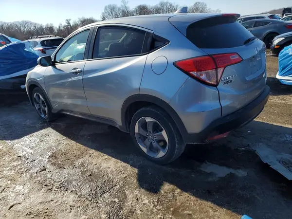 3CZRU6H58JM702557 2018 HONDA HR-V - Image 2