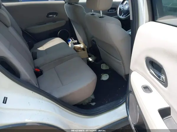 3CZRU6H58JM706902 2018 HONDA HR-V - Image 8