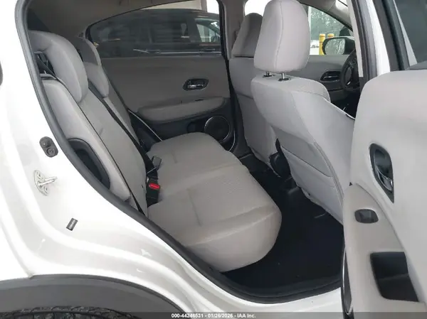 3CZRU6H58JM709704 2018 HONDA HR-V - Image 8