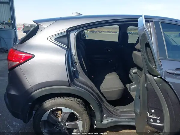 3CZRU6H58JM713476 2018 HONDA HR-V - Image 8