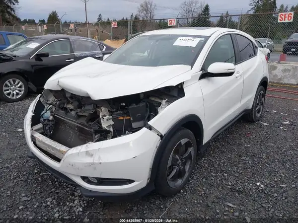 3CZRU6H58JM714840 2018 HONDA HR-V - Image 2