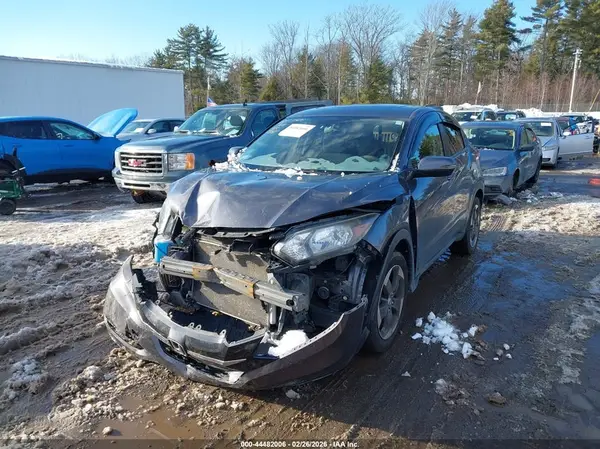 3CZRU6H58JM717558 2018 HONDA HR-V - Image 2