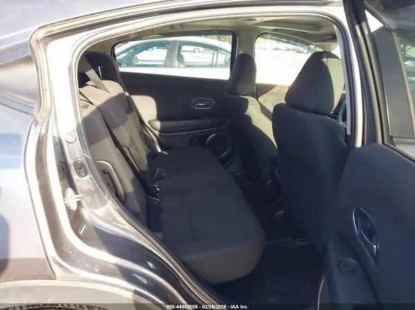 3CZRU6H58JM717558 2018 HONDA HR-V - Image 8