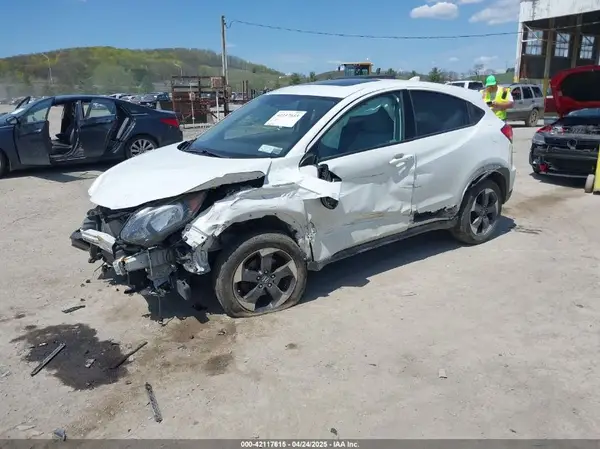 3CZRU6H58JM719388 2018 HONDA HR-V - Image 2