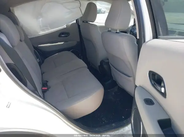 3CZRU6H58JM719388 2018 HONDA HR-V - Image 8