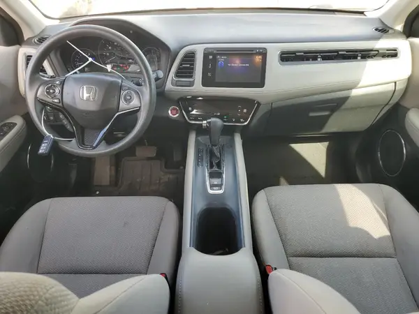 3CZRU6H58JM731945 2018 HONDA HR-V - Image 8