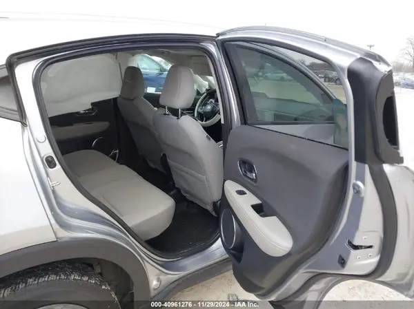 3CZRU6H58KM703502 2019 HONDA HR-V - Image 8