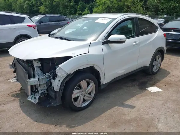 3CZRU6H58KM708134 2019 HONDA HR-V - Image 2