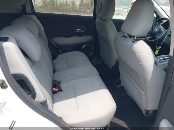 3CZRU6H58KM708134 2019 HONDA HR-V - Image 8