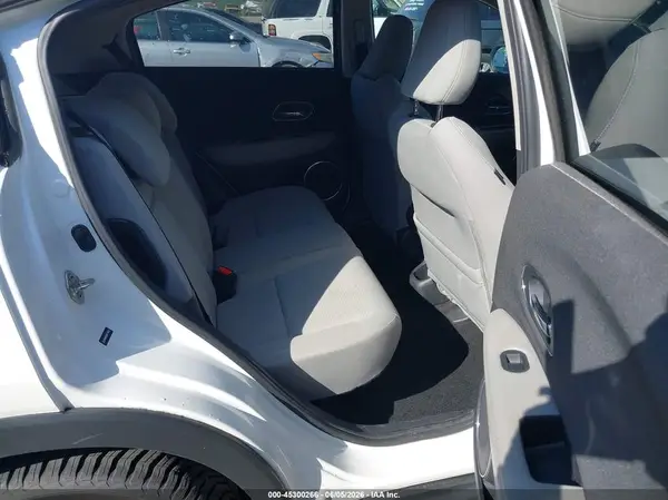 3CZRU6H58KM716833 2019 HONDA HR-V - Image 8