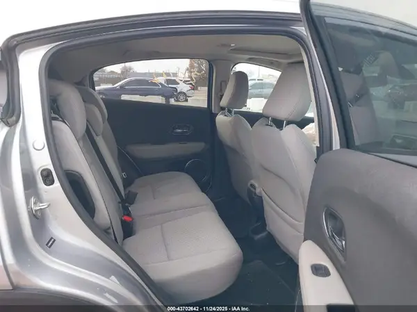 3CZRU6H58KM730683 2019 HONDA HR-V - Image 8