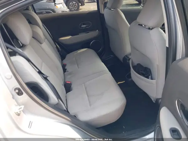 3CZRU6H58KM733924 2019 HONDA HR-V - Image 8