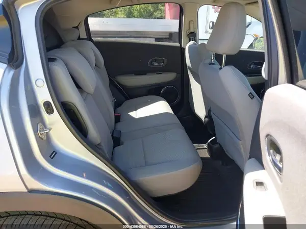 3CZRU6H58KM739044 2019 HONDA HR-V - Image 8