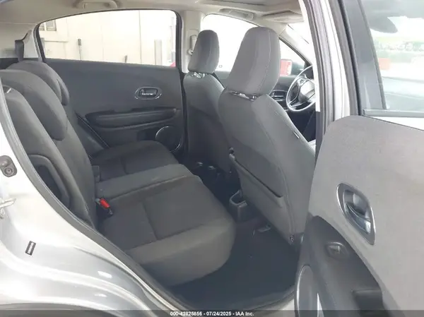 3CZRU6H58KM742865 2019 HONDA HR-V - Image 8