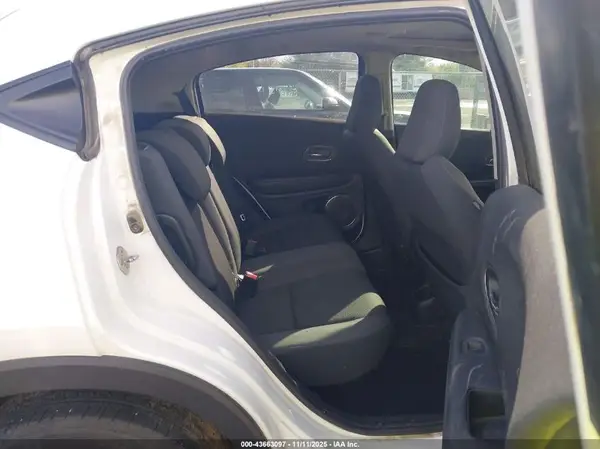 3CZRU6H58MM727690 2021 HONDA HR-V - Image 8