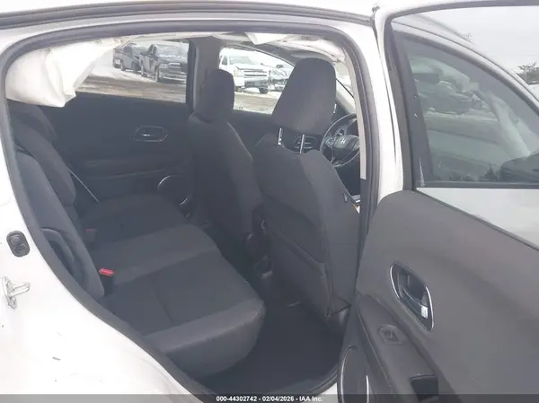 3CZRU6H58MM732405 2021 HONDA HR-V - Image 8