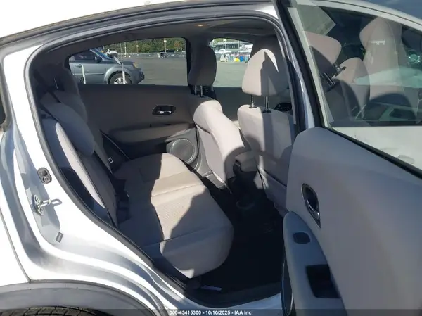 3CZRU6H59GM738914 2016 HONDA HR-V - Image 8