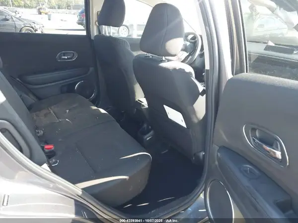 3CZRU6H59HM703310 2017 HONDA HR-V - Image 8
