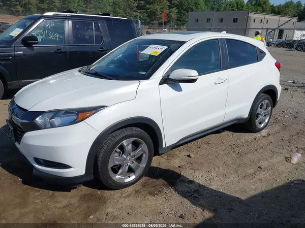 3CZRU6H59HM719717 2017 HONDA HR-V - Image 2