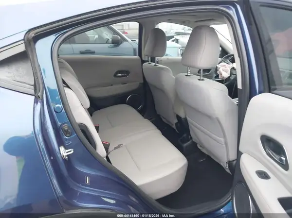3CZRU6H59HM721774 2017 HONDA HR-V - Image 8