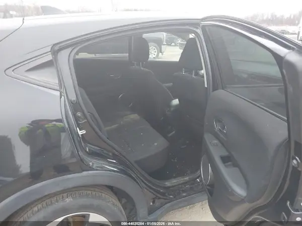 3CZRU6H59JG700332 2018 HONDA HR-V - Image 8