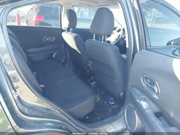 3CZRU6H59JG706082 2018 HONDA HR-V - Image 8