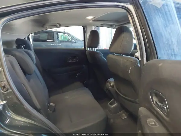 3CZRU6H59JG707751 2018 HONDA HR-V - Image 8