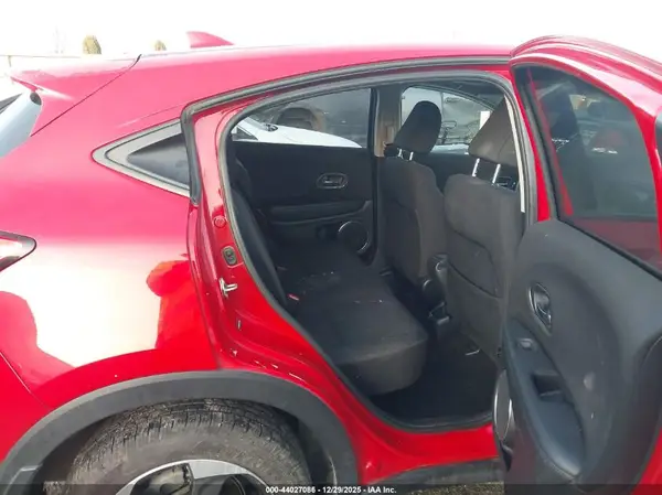 3CZRU6H59JG717518 2018 HONDA HR-V - Image 8