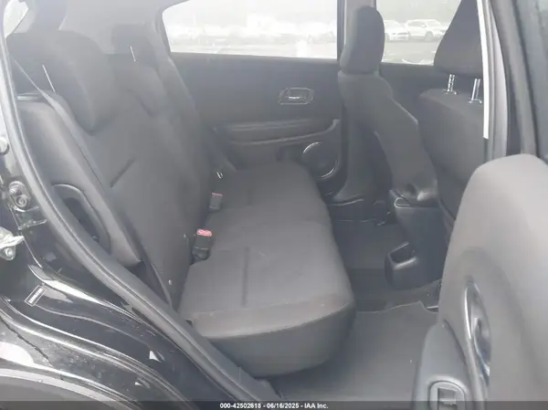 3CZRU6H59JG720886 2018 HONDA HR-V - Image 8