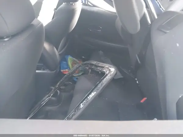 3CZRU6H59JG721634 2018 HONDA HR-V - Image 8