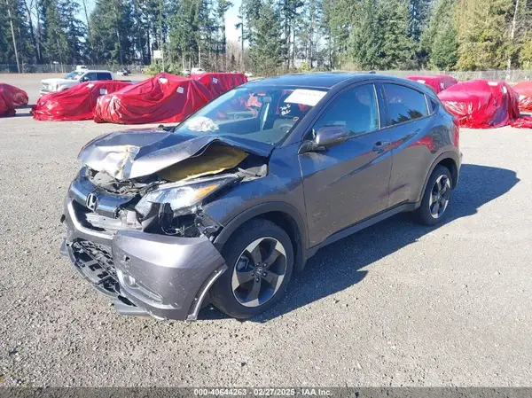 3CZRU6H59JG727658 2018 HONDA HR-V - Image 2