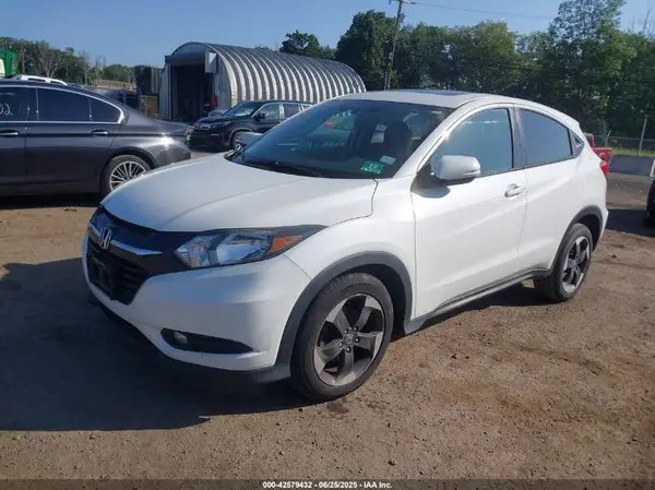 3CZRU6H59JM704799 2018 HONDA HR-V - Image 2