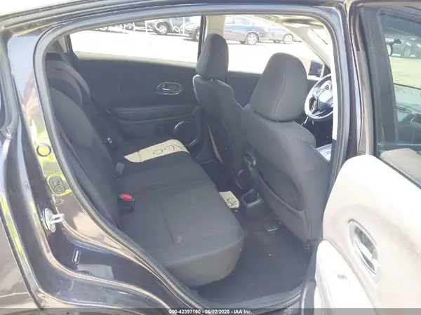 3CZRU6H59JM705256 2018 HONDA HR-V - Image 8