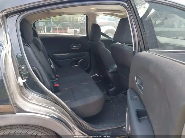 3CZRU6H59JM713924 2018 HONDA HR-V - Image 8