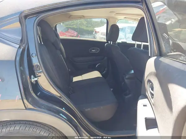 3CZRU6H59JM727967 2018 HONDA HR-V - Image 8