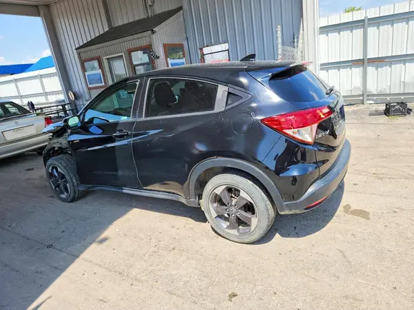 3CZRU6H59JM728018 2018 HONDA HR-V - Image 2